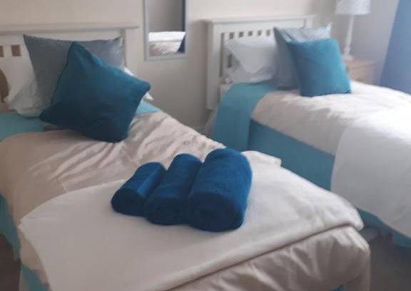 Bury St Edmunds Bed & Breakfast | Cozy Honington Fox Inn: Top-Rated Stay with Breakfast Included