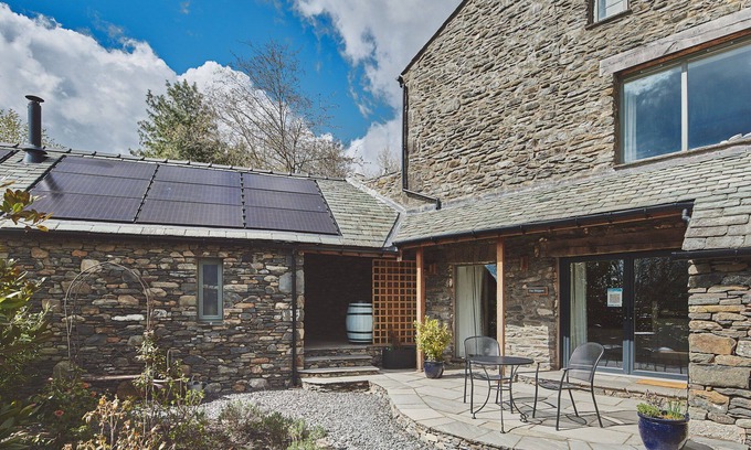 Kendal Apartment | Honister Cottage: Cozy Cottages with Pool & Spa Amenities