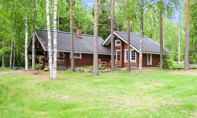 Karstula House | Relaxing Retreat at Honkaranta with Lake Views & Spa