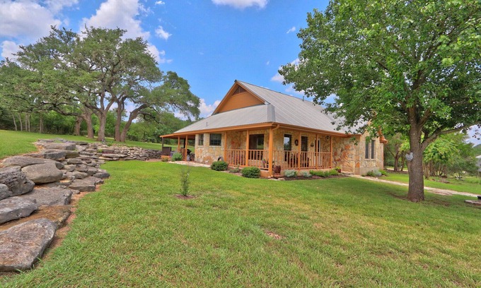Driftwood House | Pet-Friendly Honky Tonk Getaway: Secluded Retreat Awaits