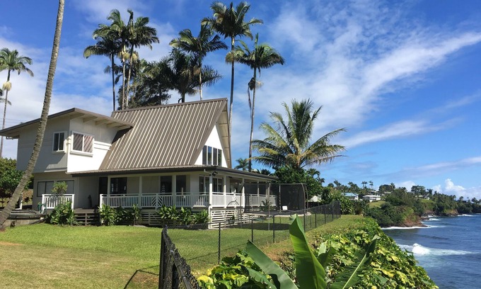 Hilo House | Exceptional Honoli'i Oceanfront Hale with Child-Friendly Amenities