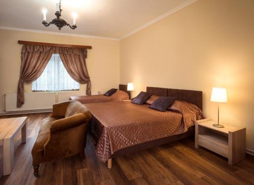 Szentendrei Apartment | Honti Apartmanház: Pet-Friendly Oasis with Ocean Views