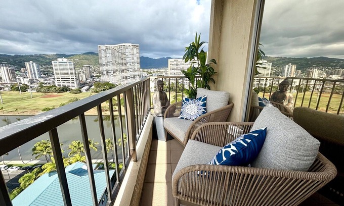 Waikiki Condo | Honu Hideaway Studio at Royal Garden | Lanai Oasis