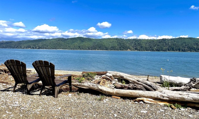 Lilliwaup House | Idyllic Hood Canal Beachfront Retreat with Hot Tub & Kayaking