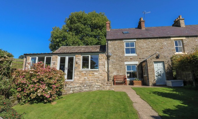 Holwick Cottage | Discover HOODGILL BARN: Pet-Friendly Retreat with Hot Tub