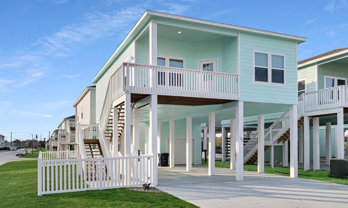 Rockport House | Exceptional Hook Line and Sleeper: Pet-Friendly Getaway