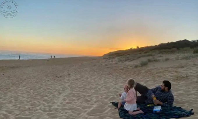 Lake Tyers Beach House | HOOKED ON SAND - 🎣 Fish 🌊 Swim 🏄🏻♀️ Surf 🏝 Relax
