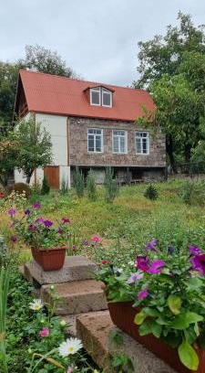 Odzun House | Top-Rated Family-Friendly Stay at Hooni Guesthouse
