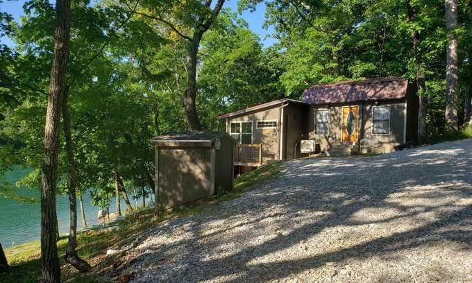 Garfield Cabin | Relaxing Hoot Owl Cabins: Lakefront Retreat with Tiny Home