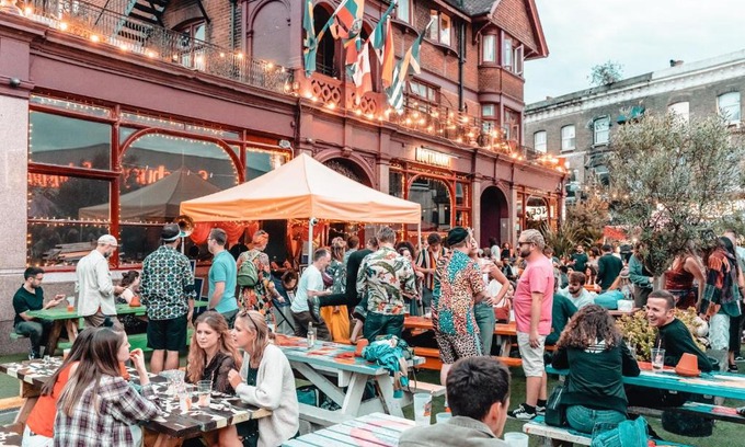 Brixton Hostel | Discover Hootananny Hostel: Poolside Retreat Awaits You