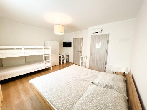 Postojna Hotel | Pet-Friendly HOP HOUSE Garni Hotel with Top Guest Rating