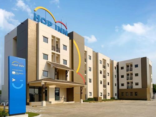Nai Wiang Hotel | Welcoming Hop Inn Nan: Child-Friendly Getaway with 8.7/10
