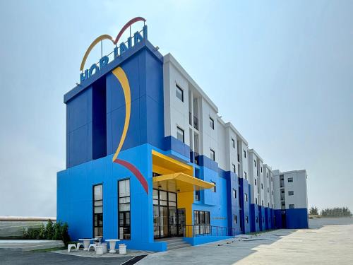 Suphan Buri Hotel | Budget-Friendly Hop Inn Suphanburi with Family Amenities