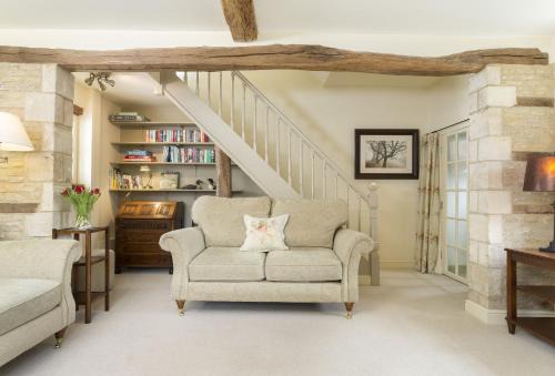 Quenington House | Family-Friendly Hope Cottage with 9/10 Guest Rating