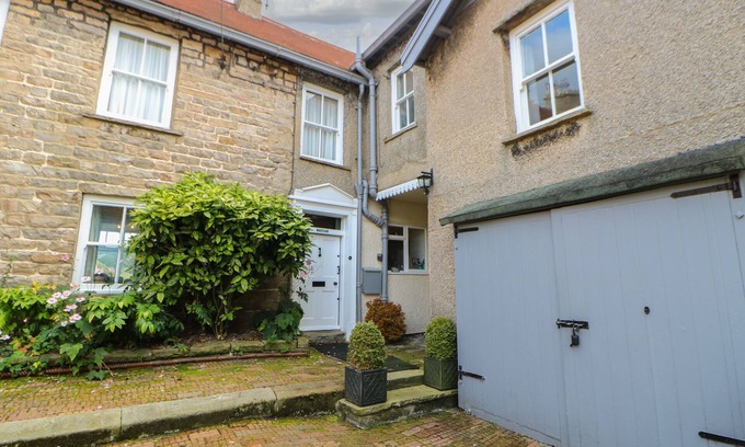 Reeth Cottage | Family-Friendly Hope Cottage South with Cozy Open Fire