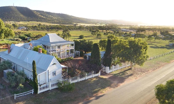 York House | Delightful Hope Farm Guesthouse: 4-Star Stay with Breakfast