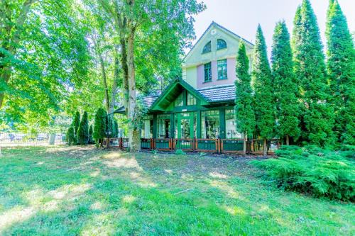 Polczyn-Zdroj House | Discover Hopferówka: Pet-Friendly Oceanfront Retreat