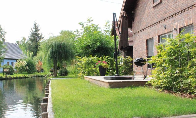 Lehde Apartment | Family-Friendly Hopkas Stall: 4-Star Comfort with Kitchen