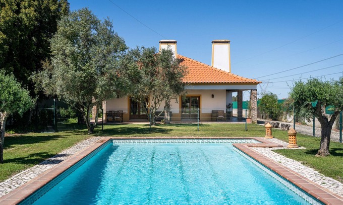 Palmela Ski Chalet | Discover Hopstays - Palmela Quinta das Oliveiras Retreat