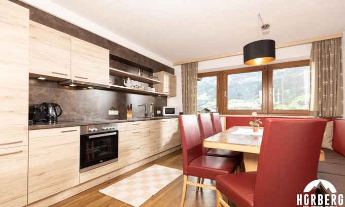 Hoarberg Apartment | Discover HORBERG Appartements: Rated 9.3/10 with Dining