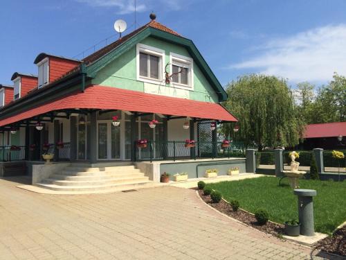 Egyek House | Pet-Friendly Horgász-Vadász Vendégház: Family Retreat