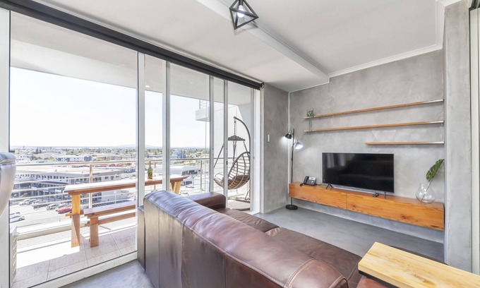 Bloubergstrand Apartment | Beachfront Horizon Bay 304: Guest Rated 10/10 Getaway