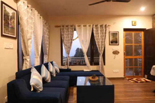 Kasiyalekh Apartment | Scenic 1BHK Horizon Hues with Wifi and Hill Views