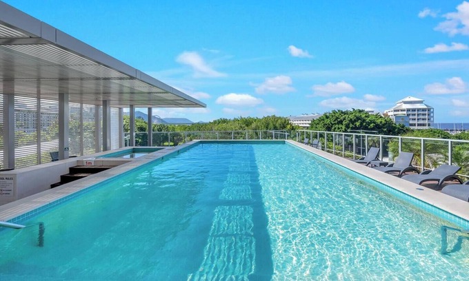 Cairns Central Business District Apartment | Welcome to Horizons Harbour Lights with Private Pool & Spa