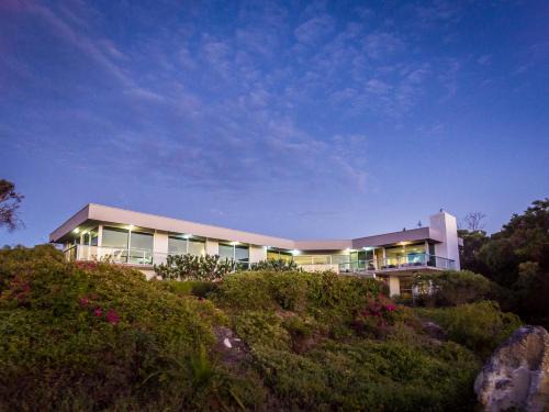 Margaret River House | Horizons House - Peaceful Retreat with Ocean and Bush Views