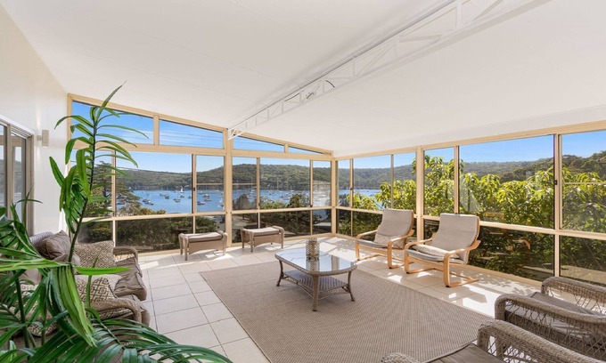 Hardys Bay House | Pet-Friendly Horizons on Heath with Oceanfront Views