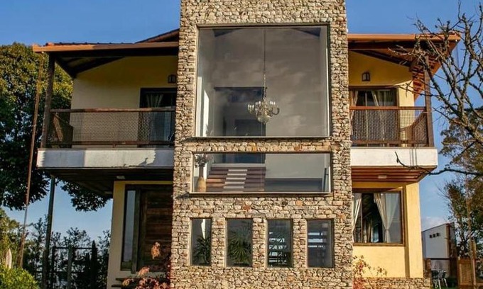 Lavras Novas House | Pet-Friendly Getaway at Horizonte de Lavras - Rated 10/10