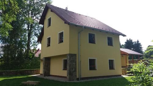 Karlovy Dvory House | Pet-Friendly Haven in Horní Planá with 9.8 Guest Rating