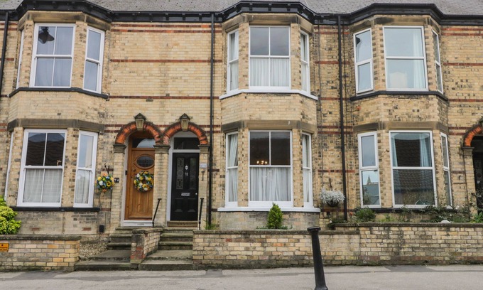Hornsea Cottage | Experience Hornsea Terrace: Pet-Friendly Cottage with Ocean Views