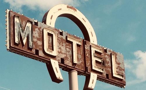 Lovell Hotel | Pet-Friendly Retreat at Horseshoe Bend Motel - 4 Stars