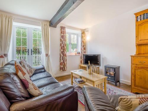 Weston-super-Mare House | Discover Horseshoe Cottage: Family & Pet-Friendly Retreat