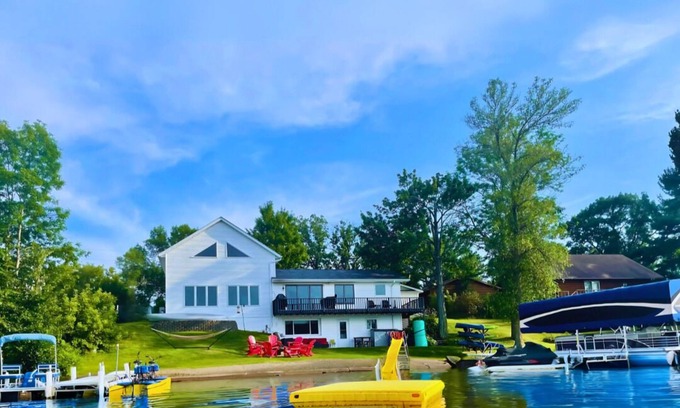 Turtle Lake Cabin | Horseshoe Haven: Lake Home with Breathtaking Views