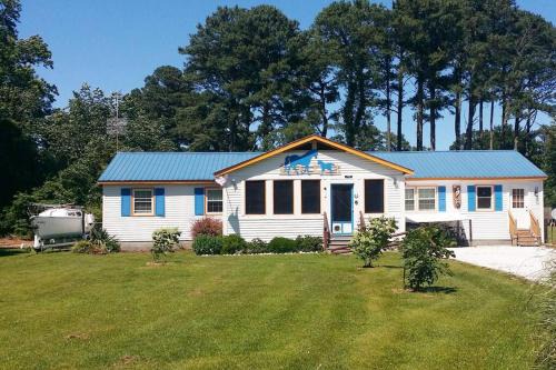 Chincoteague Apartment | Horseshoe Haven: Pet-Friendly Retreat with Ocean Views