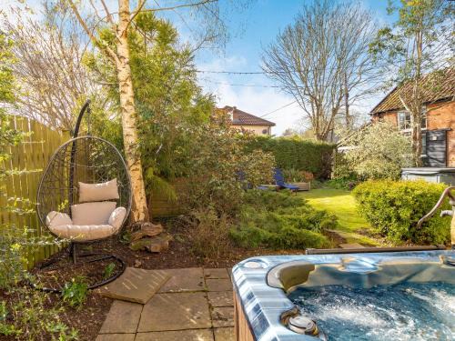Saham Toney House | Pet-Friendly Horseshoes House with Hot Tub & Kid-friendly Fun