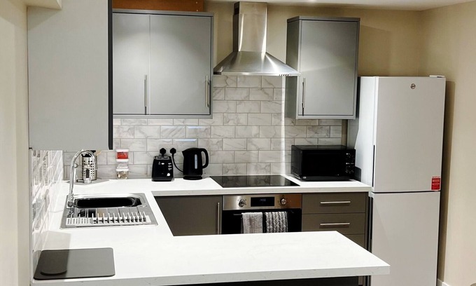 Horsham Apartment | Horsham - Cozy 1 Bedroom Apartment with Kitchen Amenities