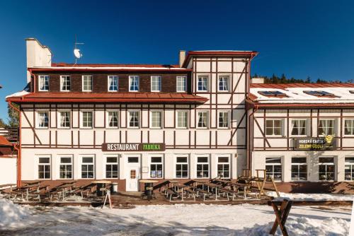 Merklin House | Family-Friendly Retreat at Horská chata Zelené Údolí