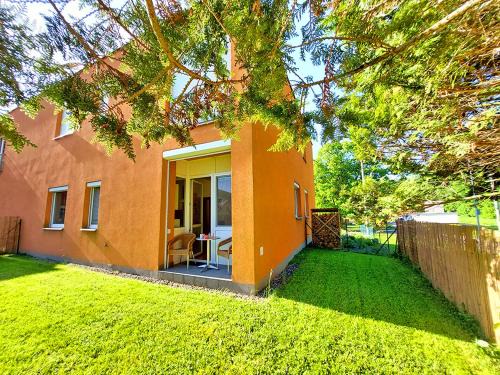 Svoboda nad Upou Apartment | Cozy Apartment with Enclosed Garden for Families