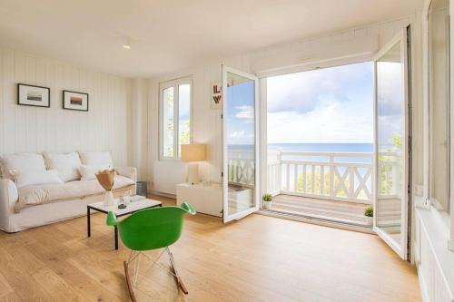 Benerville-sur-Mer Apartment | Hortense - Oceanfront Retreat with 9/10 Guest Rating