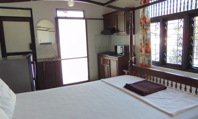 Kurunduwatta Apartment | Family-Friendly Retreat at Horton Studios Awaits You