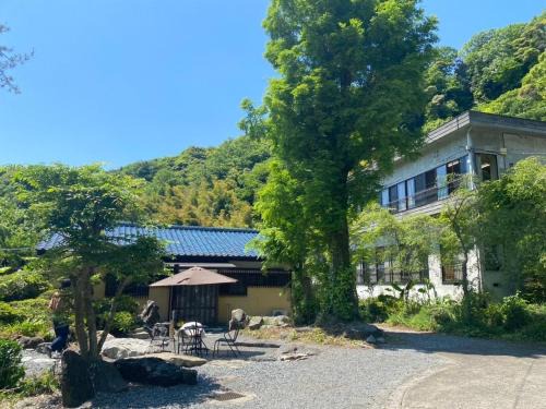 Fujinomiya House | Pet-Friendly Retreat at HOSHIYAMA - Rated 8.8/10