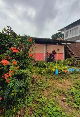 Altagracia House | Pet-Friendly Retreat at Hospedaje Bananas with Ocean Views