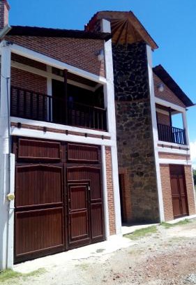 Hidalgo Hotel | Comfortable Stay at Hospedaje Herradura - Pet Friendly & Breakfast
