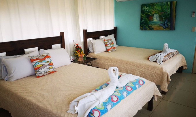 Ciudad Cortes Hotel | Relaxing Stay at Hospedaje la Galerie with Pool & Kitchen