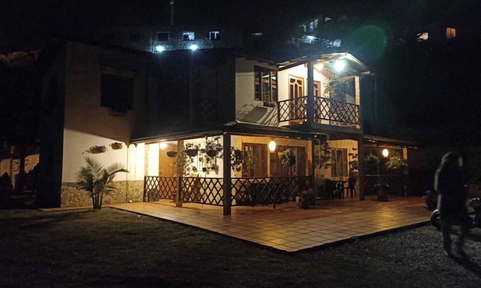 Medellin Bed & Breakfast | Cozy Stay at Hospedaje Medellin-Santa Elena with Spa & Hot Tub