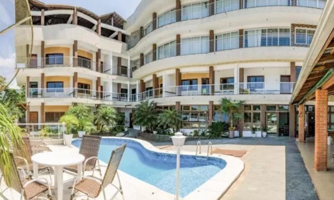 Pereque-Mirim Hotel | Inviting Stay at Hospedaria Vitória Mar with Pool & Breakfast