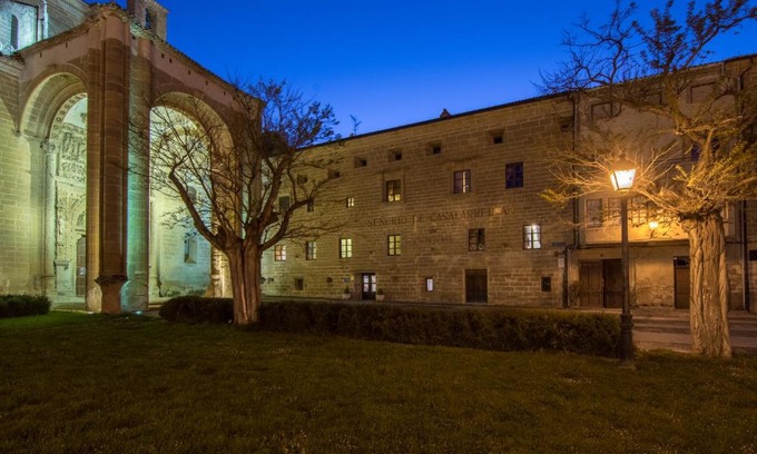 Casalarreina Hotel | Pet-Friendly Stay at Hospedería Señorío de Casalarreina